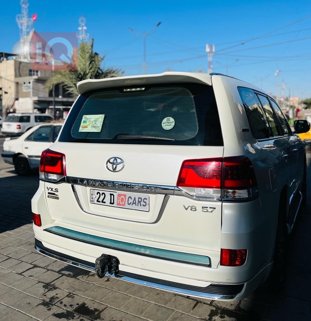 تويوتا لاندكروزر